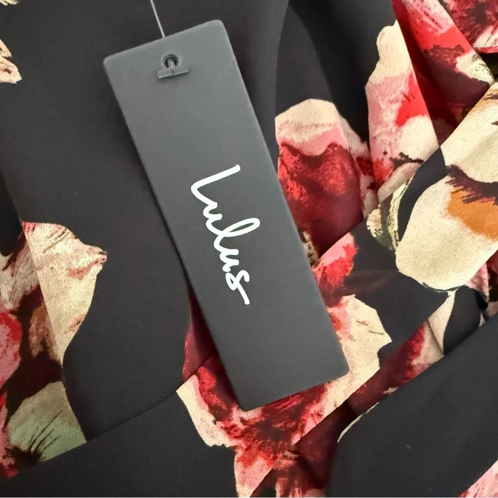 NWT  Lulu’s Black Floral Feminine One Shoulder Divine Blooms Dress Size Small